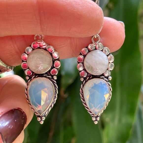 925 sterling silver Overlay moonstones & iridescent opalite dangly boho earrings - Picture 8 of 12